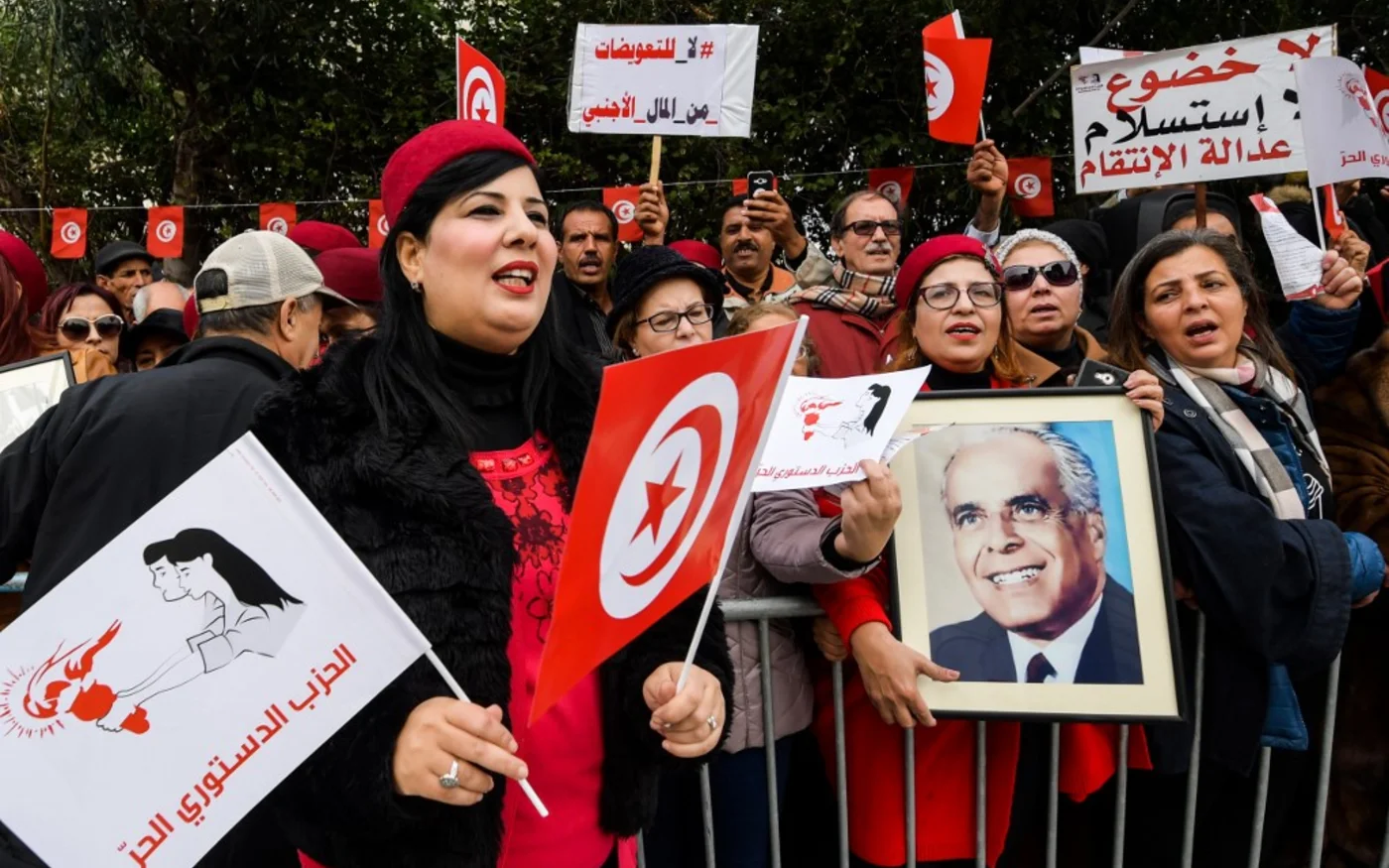 Le dernier amendement vise clairement Abir Moussi, présidente du Parti destourien&nbsp;libre,&nbsp;qui n’a de cesse de condamner la révolution de 2011 et de regretter&nbsp;le benalisme (AFP)