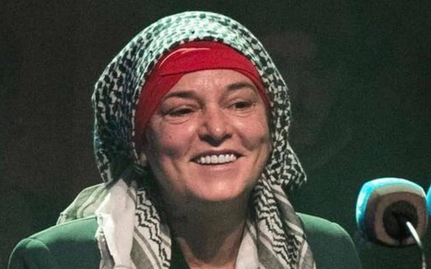 En 2014, Sinead O’Connor refuse de se produire en Israël. « Je n’étais prête à accepter cette offre que les Arabes israéliens et les Palestiniens avaient été les bienvenus au concert », avait-elle argument