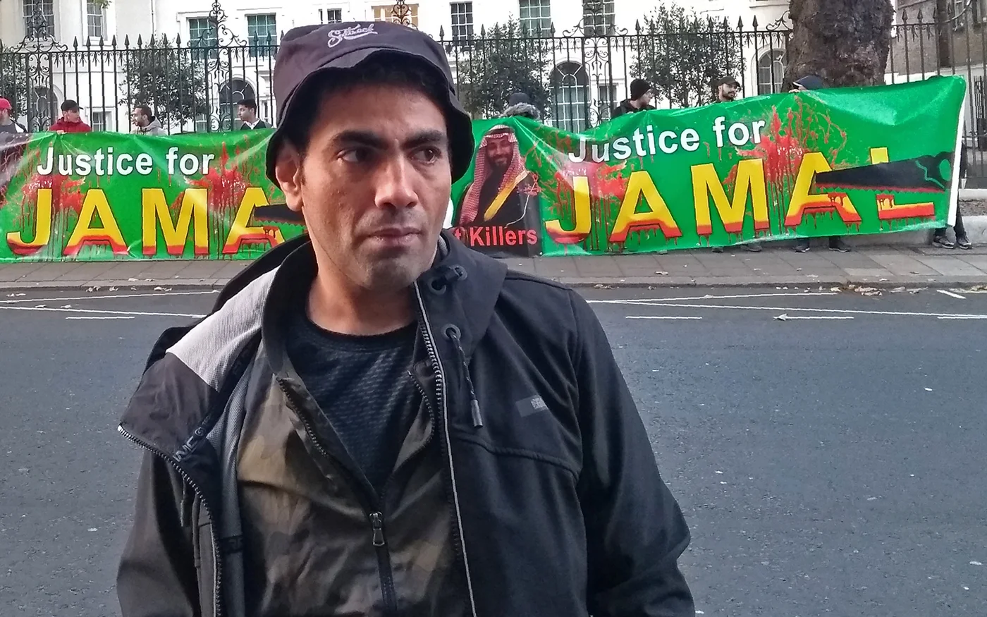 Le satiriste saoudien Ghanem Almasarir a engagé des poursuites contre l’Arabie saoudite, accusant le pays de déployer Pegasus afin d’obtenir des informations personnelles depuis son téléphone (AFP)