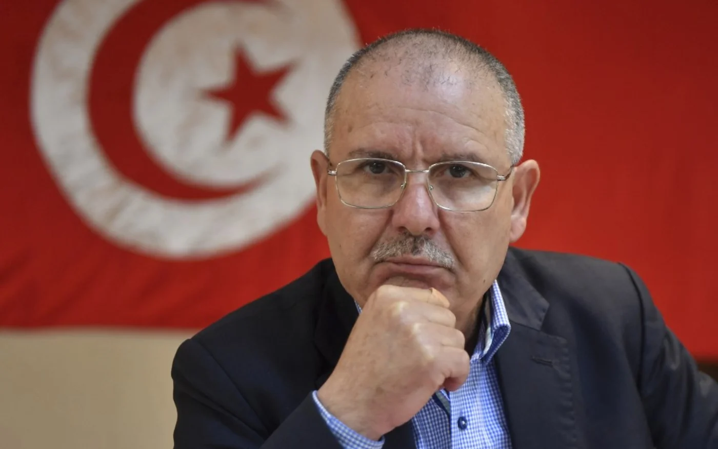 Le chef de l’UGTT Noureddine Taboubi a rejeté aussi les arrestations d’opposants, appelé le président Saied au « dialogue » et à des « changements démocratiques et pacifiques » et l’a accusé de tenir un « discours violent […] qui divise le pays (AFP/Fethi Belaïd)