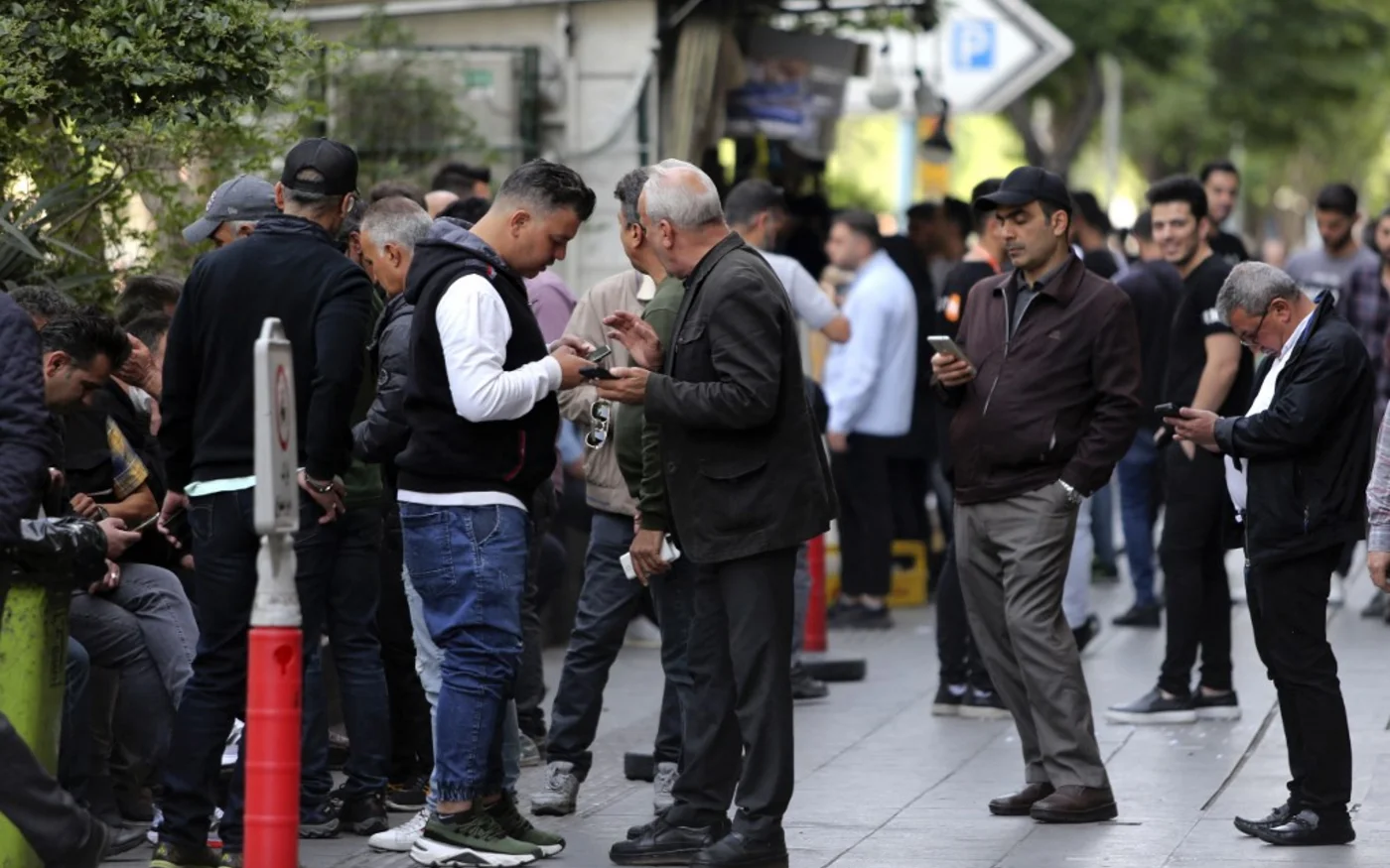 Pour attirer les internautes, le gouvernement a commencé à déplacer certains services administratifs en ligne vers les plateformes nationales (AFP/Atta Kenare)