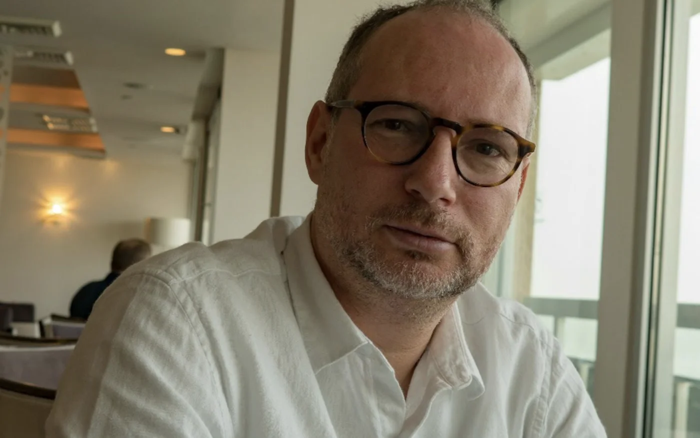 « Avec un tel gouvernement en Israël, le gouvernement américain devrait laisser immigrer tous les Israéliens qui possèdent une entreprise ou qui exercent une profession recherchée aux États-Unis, comme les médecins et les pilotes », a déclaré  l’homme d’affaires israélo-américain Mordechai Kahana (Wikipedia)