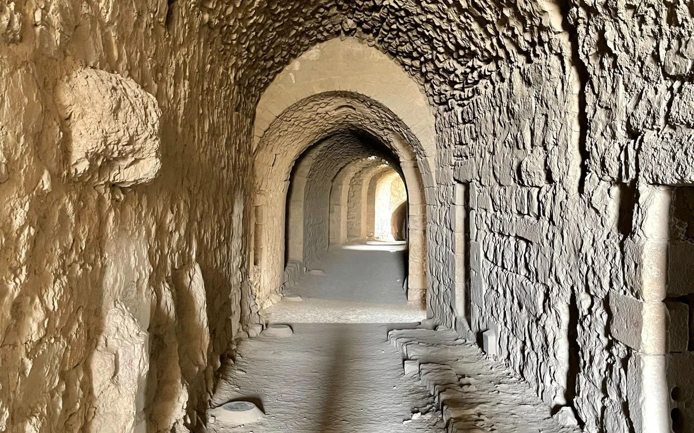 Cellules de prison construites lors de l’expansion mamelouke du château (MEE/Rayhan Uddin)