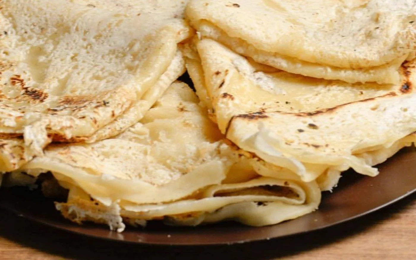 Le khubs rgag est un pain plat avec une texture semblable au dosa indien (Facebook/International Cuisine)