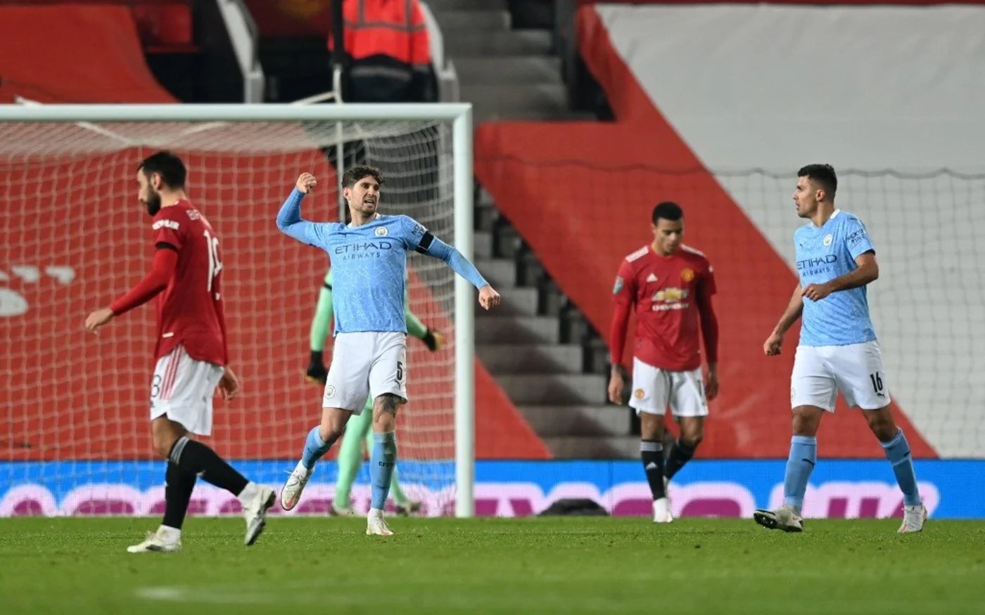 Manchester United et Manchester City (Premier League anglaise) s’affrontent lors de la demi-finale aller de la Coupe de la Ligue anglaise à Old Trafford, le 6 janvier (AFP)