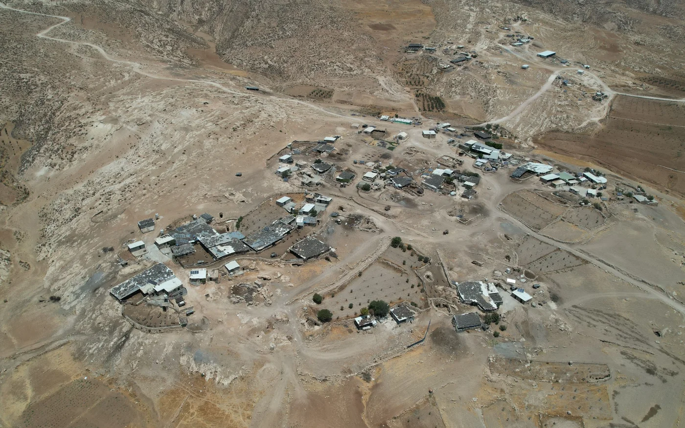 Vue aérienne du village de Janba au sud de Hébron en Cisjordanie occupée prise le 19 juin 2022 (MEE/Hisham Abu Shaqrah)