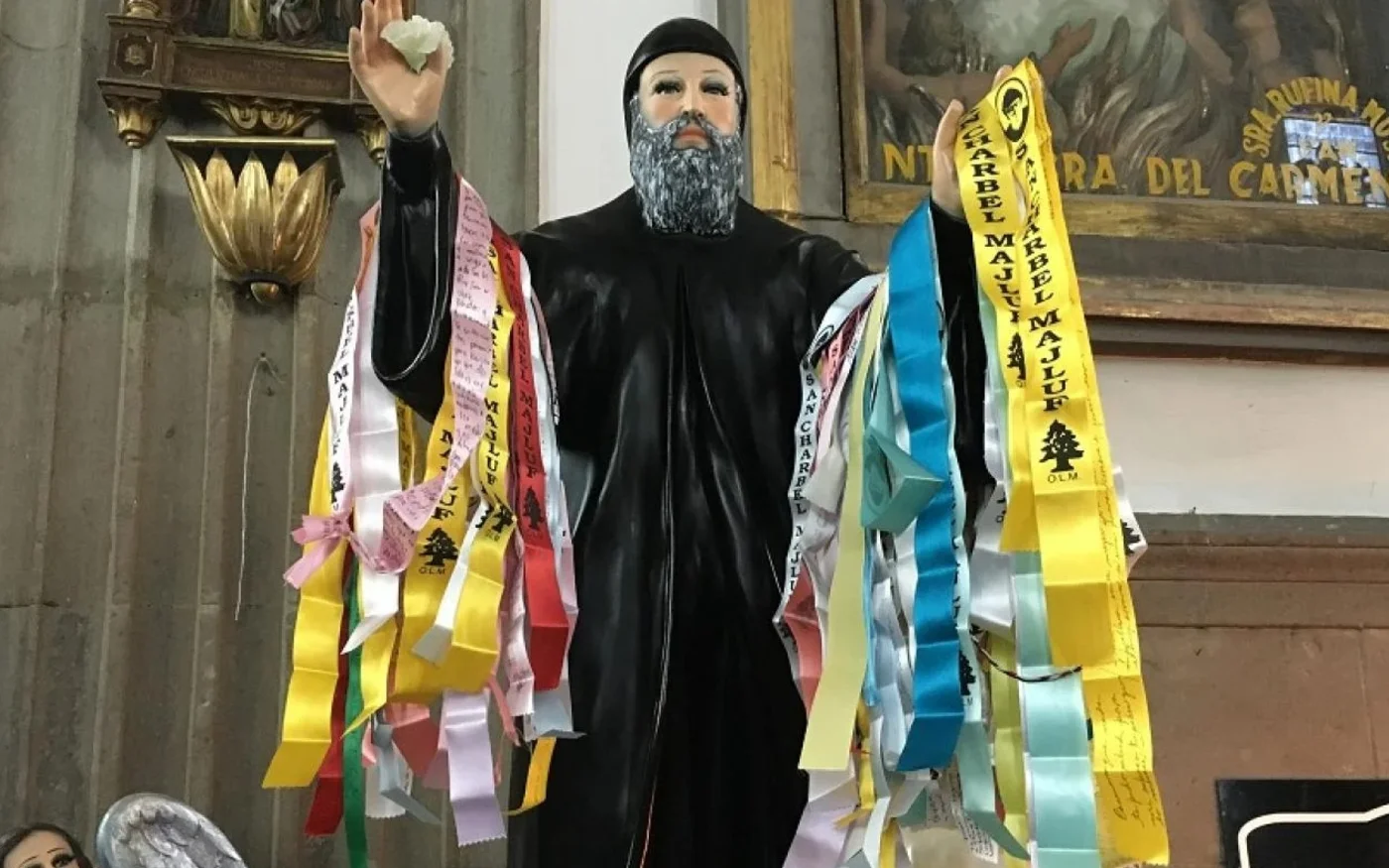 Une icône de saint Charbel veille sur les fidèles dans la « cathédrale maronite », dans le centre de Mexico (MEE/photo fournie)