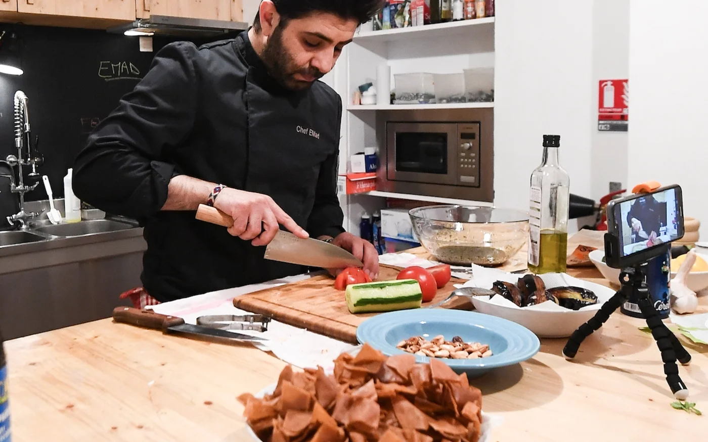 Emad Shoshara, un cuisinier de Damas arrivé à Paris en 2015 (AFP)