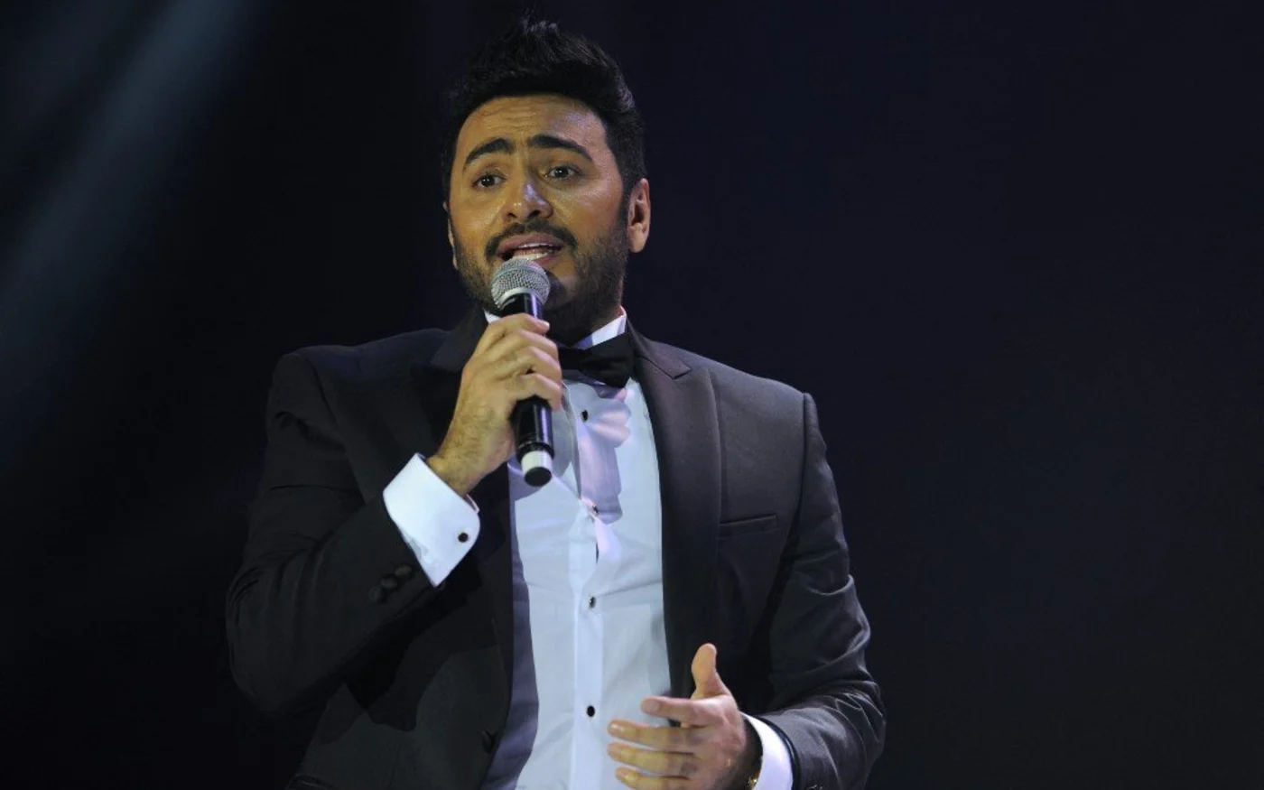 Le chanteur et acteur égyptien Tamer Hosny cherche à se distancier de l’idée selon laquelle les paroles de ses chansons seraient sexistes (AFP)