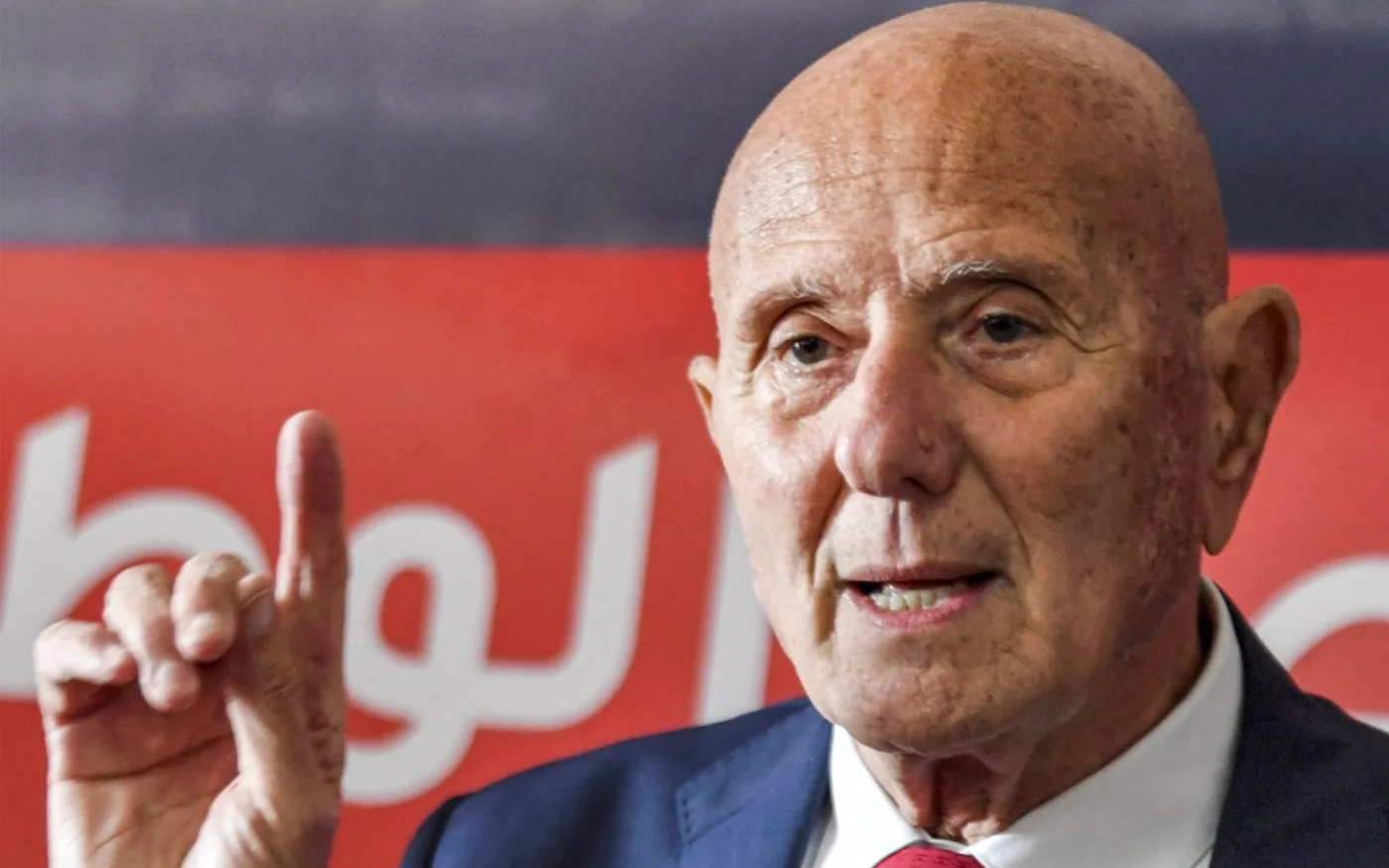 « Le climat politique et social n’est pas propice à tenir cette échéance locale qui ne répond pas aux standards internationaux en matière de démocratie », a déclaré Ahmed Néjib Chebbi, le leader du Front du salut national (FSN) coalition politique rassemblant partis et mouvements opposés au renforcement des pouvoirs de Kais Saied (AFP/Fethi Belaid)