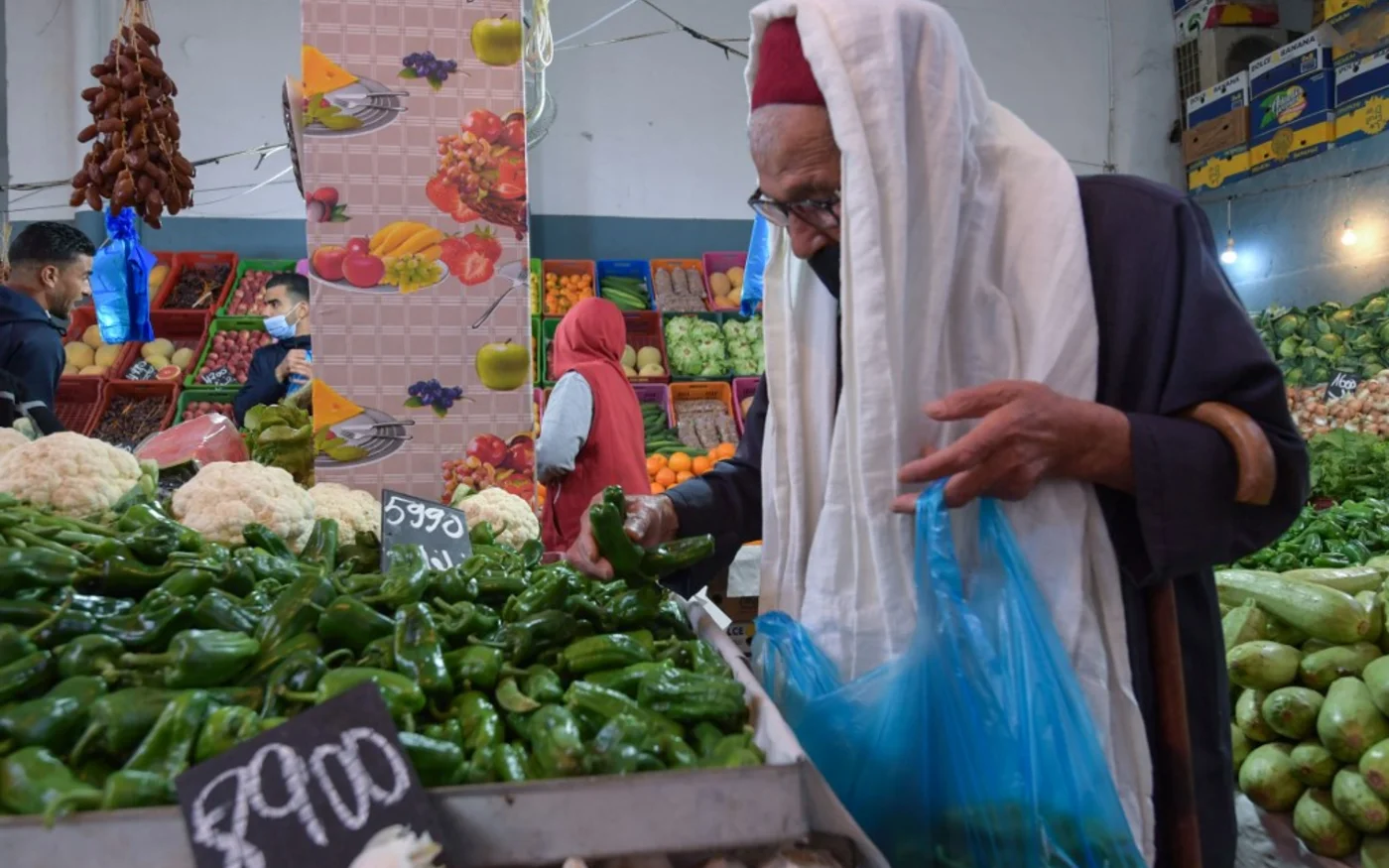 Avant le Ramadan 2022, dans une allocution filmée dans les locaux du ministère de l’Intérieur, le chef de l’État a décrété la mobilisation générale pour « la guerre contre la spéculation » (AFP/Fethi Belaid)