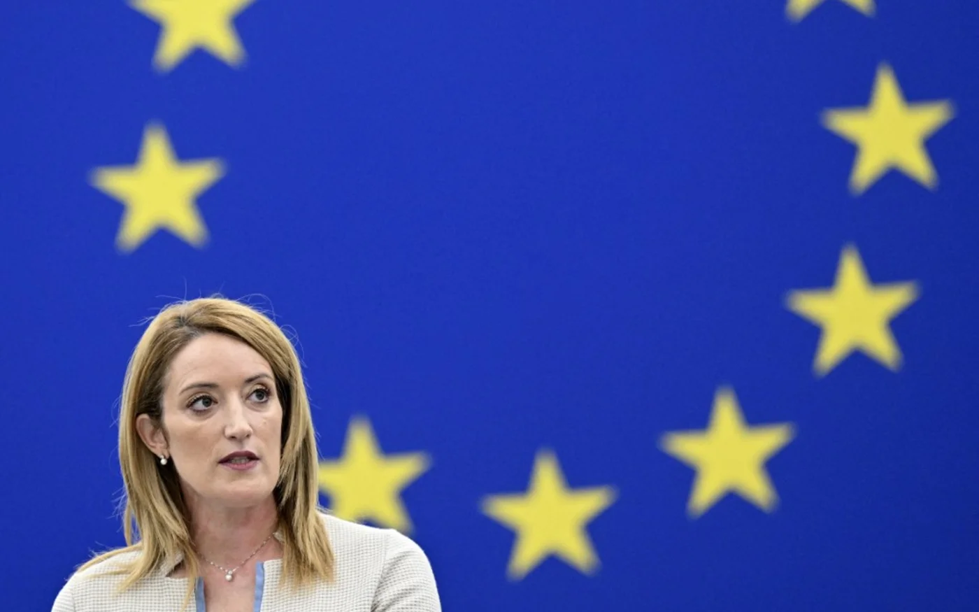 Pour assister la police fédérale dans cette seconde perquisition, la présidente du Parlement européen Roberta Metsola est revenue de Malte à Bruxelles (AFP/Frederick Florin)