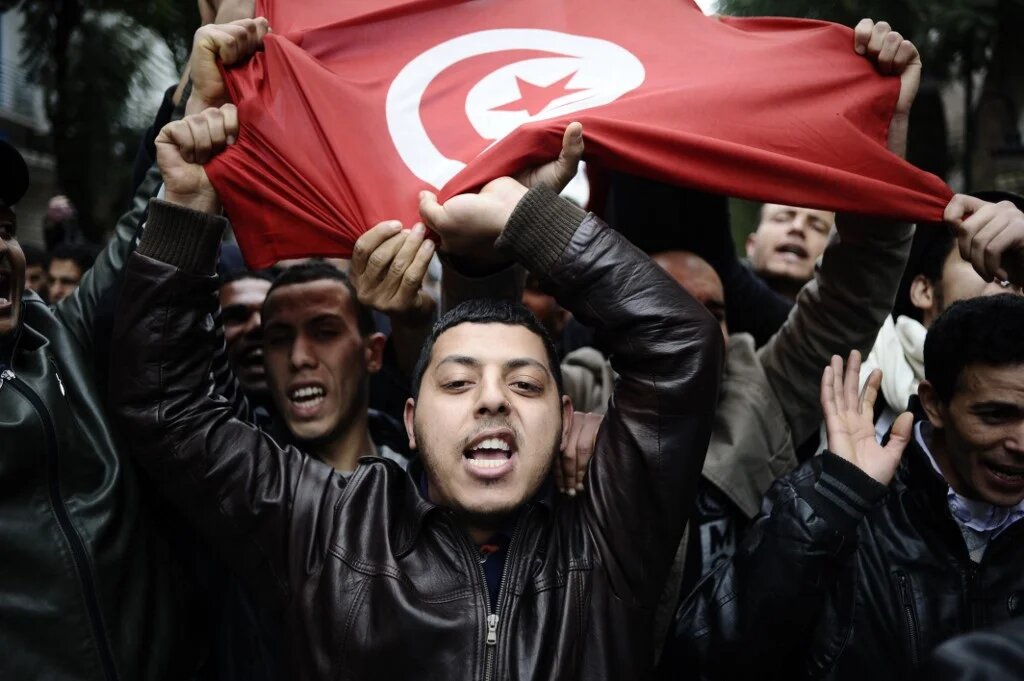 Pour Aziz Krichen, les soulèvements populaires de 2011, notamment en Tunisie (en photo) et en Égypte, avaient essentiellement des raisons économiques et sociales (AFP)