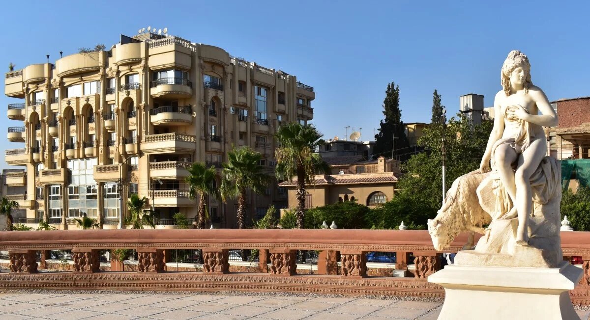 Statues de marbre de style européen de la mythologie grecque et romaine (Salwa Samir)
