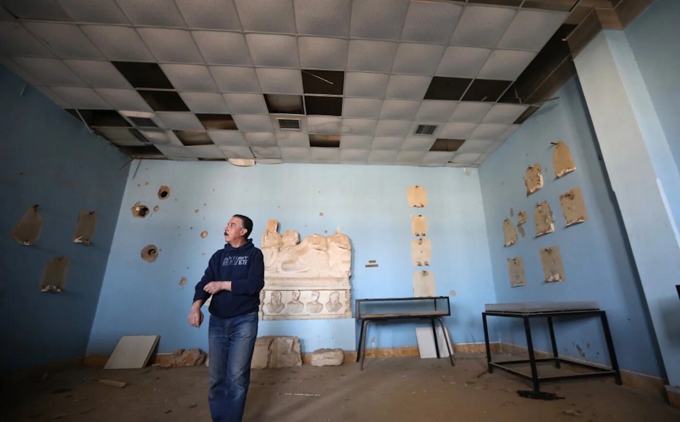 Mausolée de la mosquée Khaled ben Walid partiellement détruit dans le quartier d’al-Khalidiyah, à Homs, le 25 juillet 2013, AFP