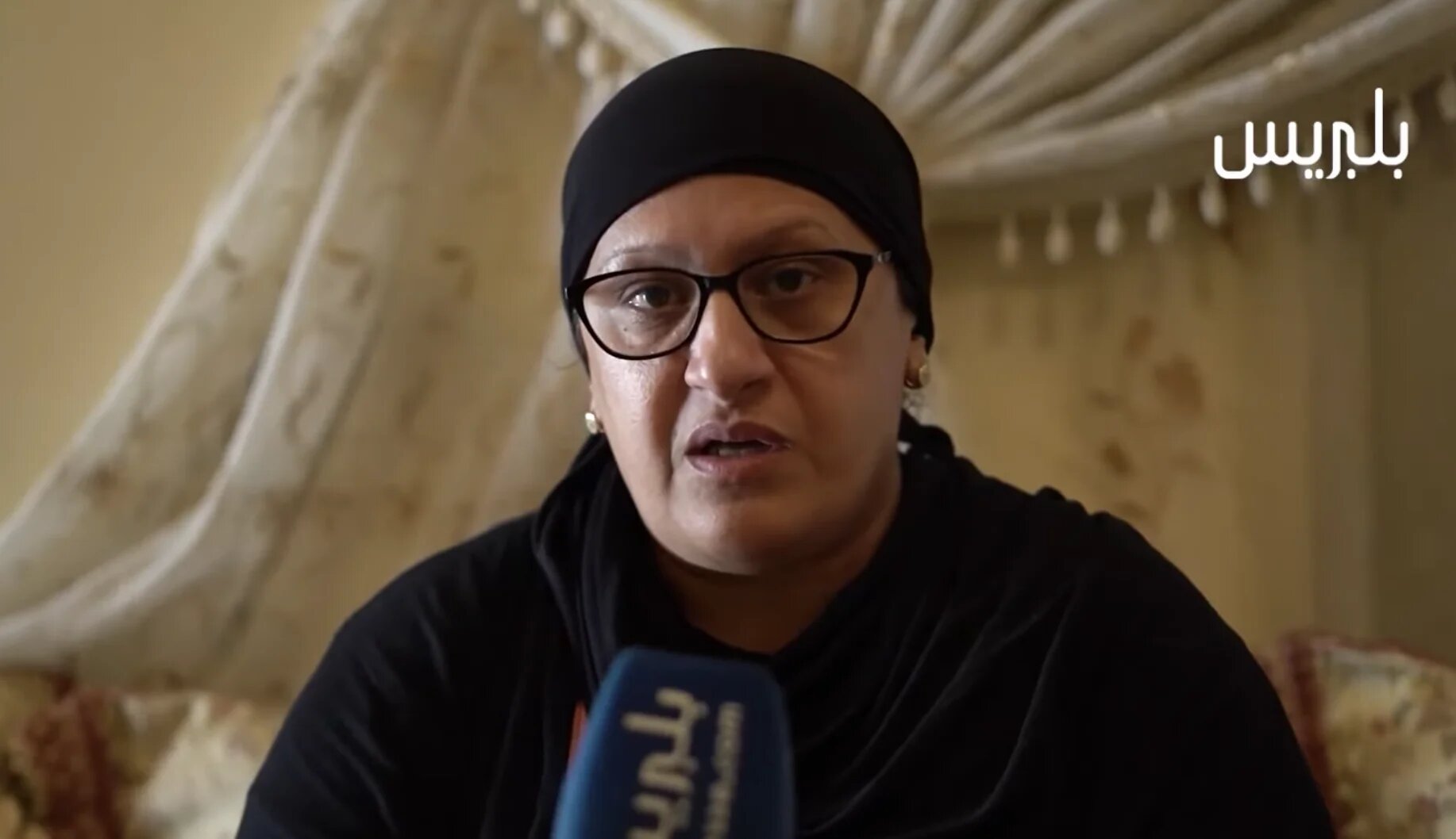 Nora, la mère de Youssef Bejjaj, considère que son fils « a été tué pour une simple contravention » (capture d’écran/Belpresse)