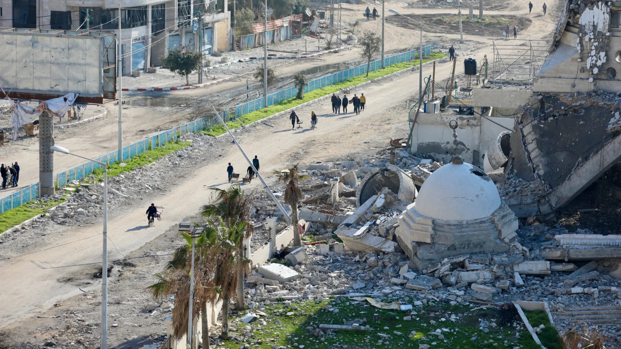 The grand Al Hassaina Mosque in Gaza City, which overlooked Gaza's Mediterranean coast, can be seen in ruin after Israeli air strikes on 20 February, 2024 (MEE/Mohammed al-Hajjar)