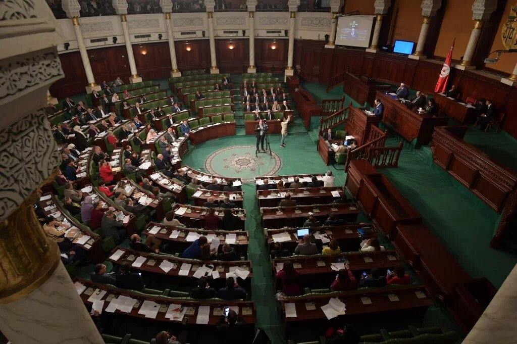 Le Parlement tunisien n’a finalement pas adopté la motion criminalisant les « crimes » coloniaux déposée par le bloc al-Karama (AFP)
