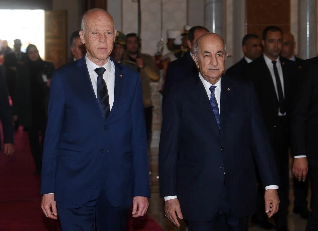 Abdelmadjid Tebboune et Kais Saied, sur cette photo à Alger le 2 février 2020, se sont parlé au téléphone lundi (AFP/Slim Abid)