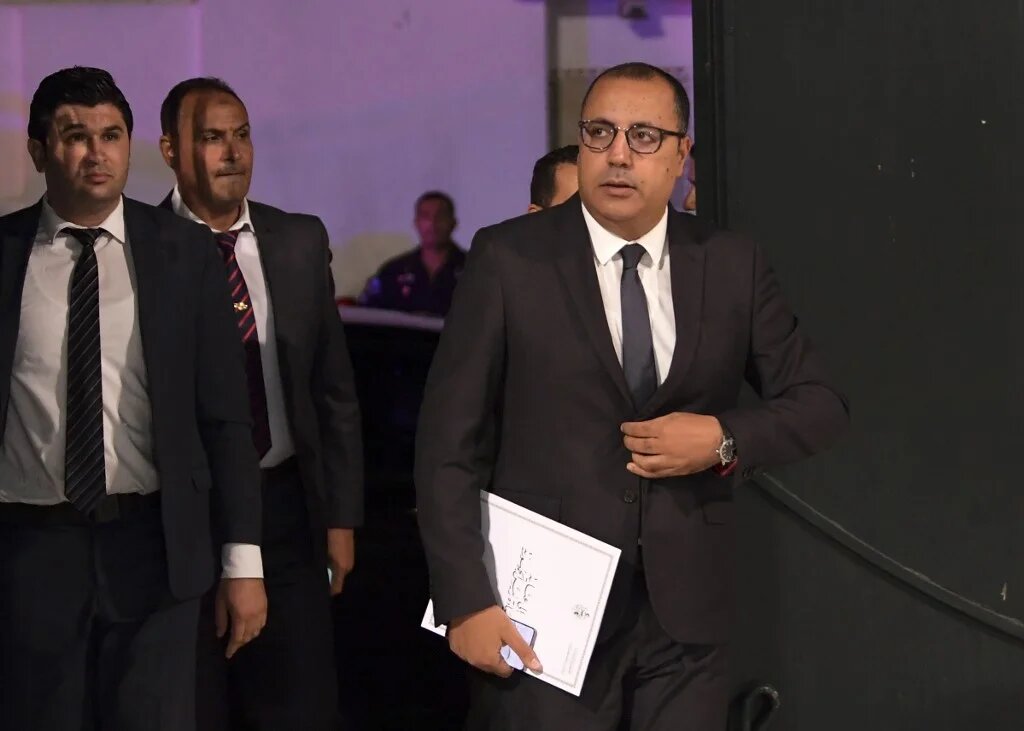 Le chef du gouvernement désigné, Hichem Mechichi, a présenté tard lundi son futur gouvernement, le second en six mois, composé essentiellement de technocrates, et qui doit encore obtenir l’approbation du Parlement (AFP)