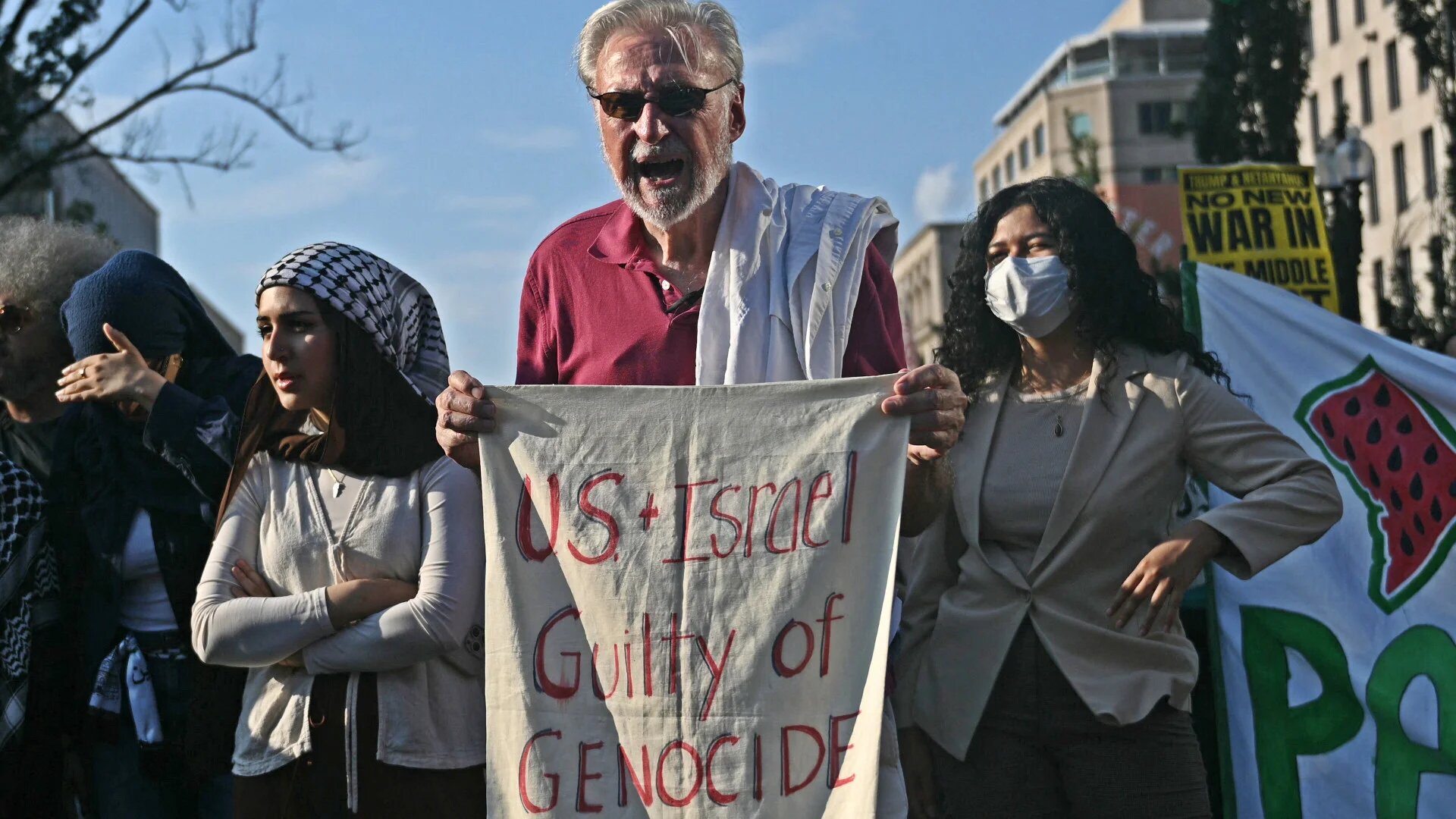 Protestors rally outside the White House during Israeli Prime Minister Benjamin Netanyahu’s visit to Washington, DC, on 7 July 2025 (Brendan Smialowski/AFP)