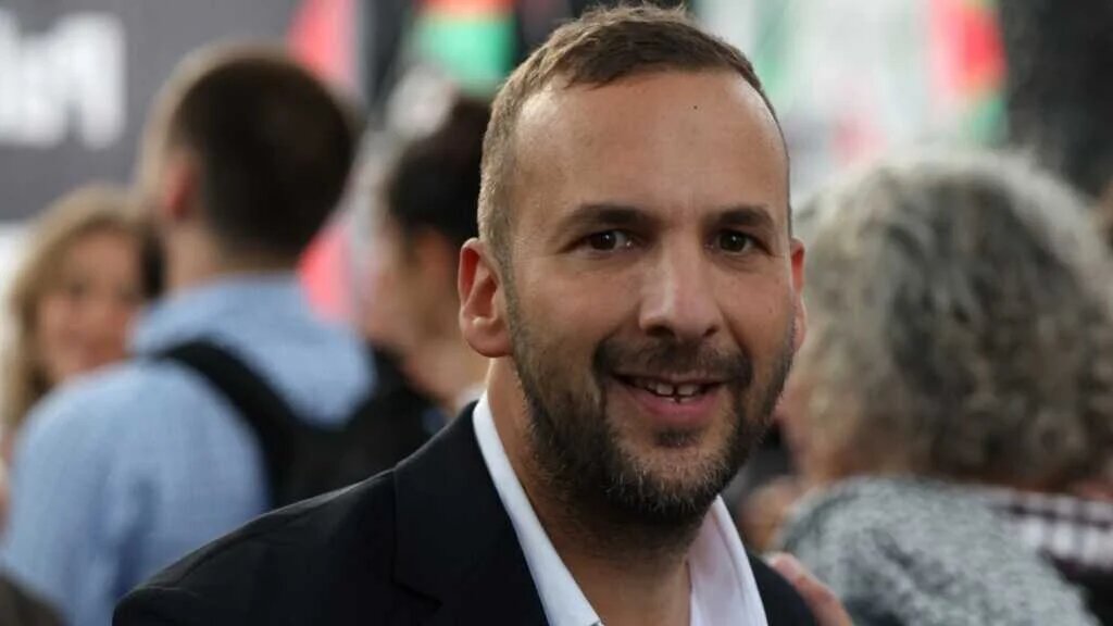Britain's leader of the Green Party, Zack Polanski, attends a demonstration outside Downing Street gates, in central London, on September 9, 2025, to oppose the presence of the Israeli President Isaac Herzog.