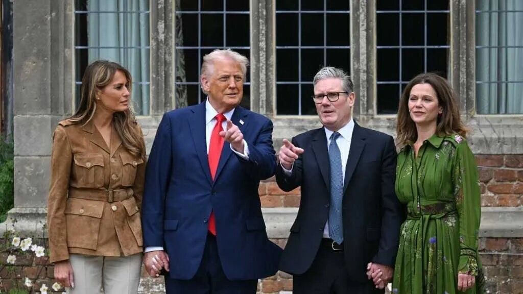 First Lady Melania Trump, US President Donald Trump, Britain's Prime Minister Keir Starmer and his wife Victoria Starmer at Chequers on 18 September (AFP)
