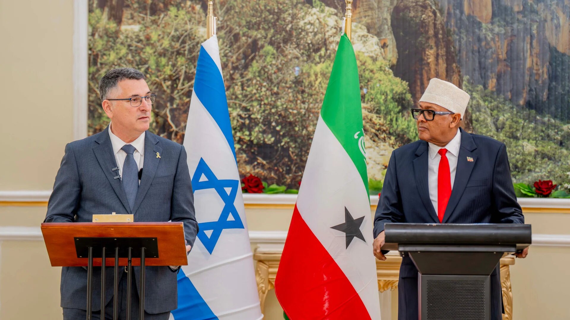 Somaliland President Abdirahman Abdullahi Mohamed (R) and Israel's Foreign Minister Gideon Saar speak at a press conference in Hargeisa on 6 January 2026, following Israel’s recognition of Somaliland (AFP/Somaliland Presidential Office)