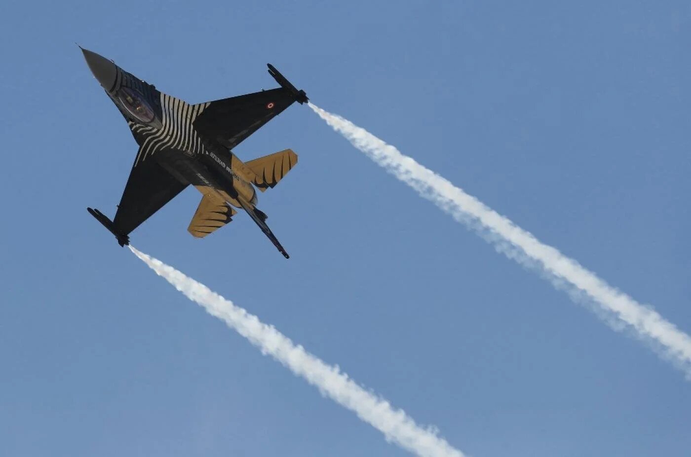 General Dynamics F-16 Solo Turk aerial aerobatic aircraft 