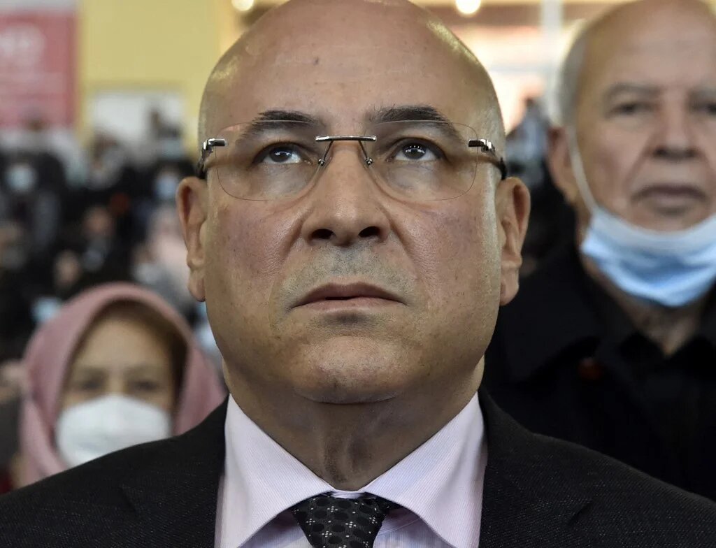 Selon Tayeb Zitouni, le secrétaire général du Rassemblement national démocratique (RND), quelque 5 000 candidats du parti ont été qualifiés lors des élections locales du 27 novembre (AFP/Ryad Kramdi)