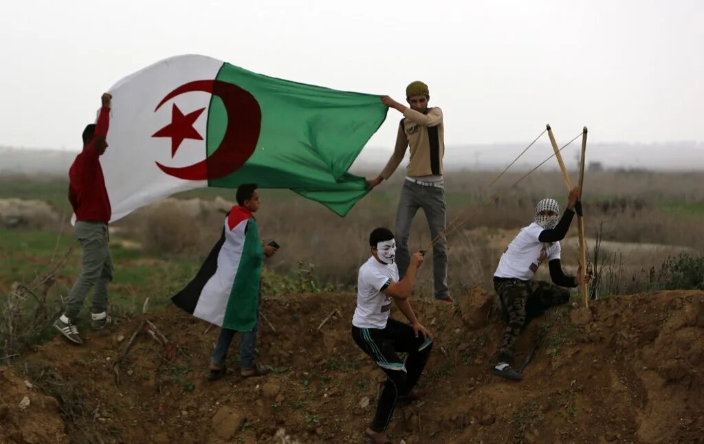 Affrontements entre jeunes palestiniens et forces d’occupation israéliennes, à l’est de Gaza, le 6 novembre 2005 (AFP)