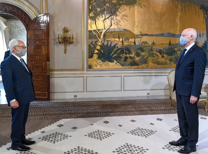 En ciblant la formation de Rached Ghannouchi, Saied attaque tout à la fois les partis politiques en tant que structures dont il souhaite la disparition (AFP)