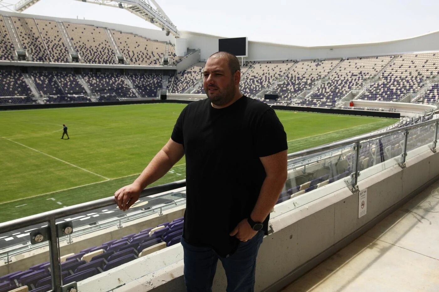 Le PDG de la société israélienne NSO Group Shalev Hulio dans un stade de Tel Aviv en 2020. Son expérience dans une unité des renseignements a ouvert la voie au développement du logiciel espion Pegasus par NSO (Reuters)