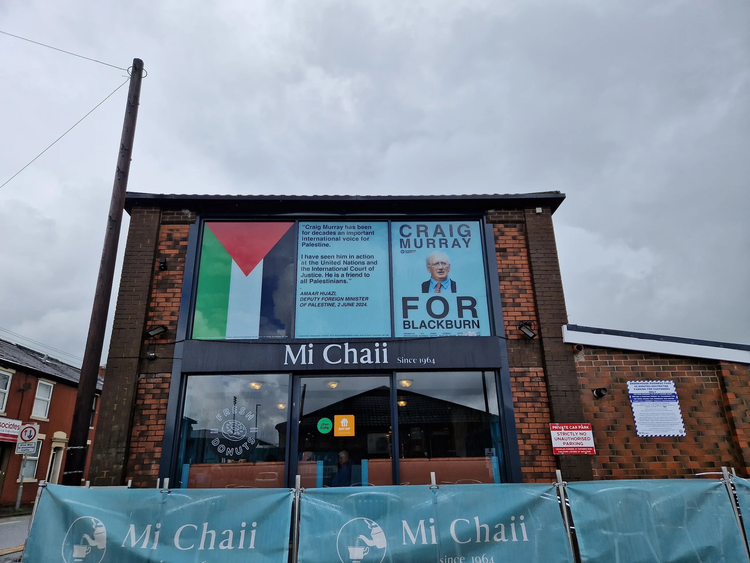 Workers Party candidate Craig Murray's campaign headquarters (Imran Mulla/MEE)