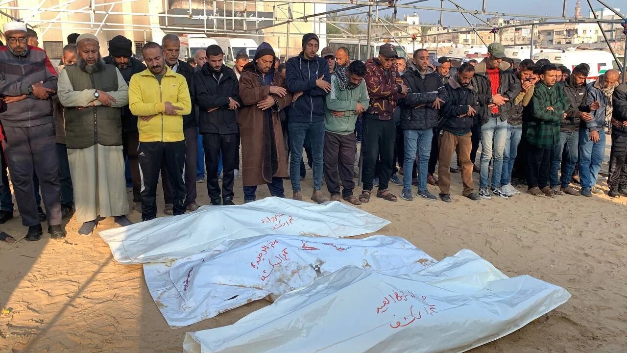 A funeral for 15 people killed in an Israeli attack targeting an aid convoy west of Khan Younis in southern Gaza (MEE/Ahmed Aziz)
