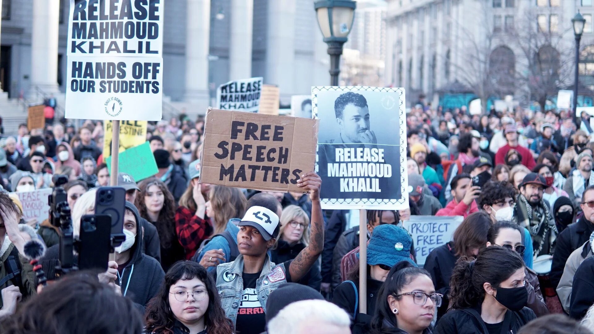 Thousands protest in New York City for Mahmoud Khalil's release, on 10 March 2025 (Azad Essa/MEE)