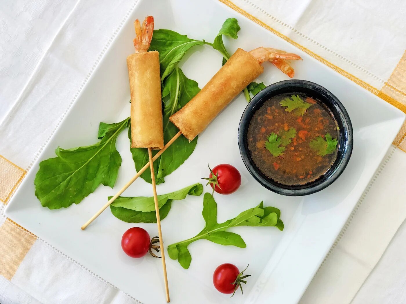 Les crevettes en sefsari s’accompagnent d’une sauce aigre-douce (MEE/Foued Frini) 