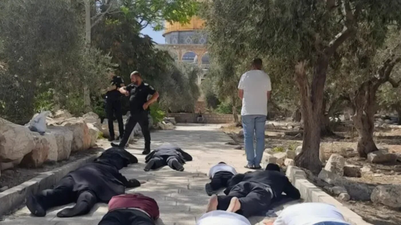 Ultranationalist Israelis performing religious rituals inside the Al-Aqsa Mosque complex in occupied East Jerusalem on 22 September (X)