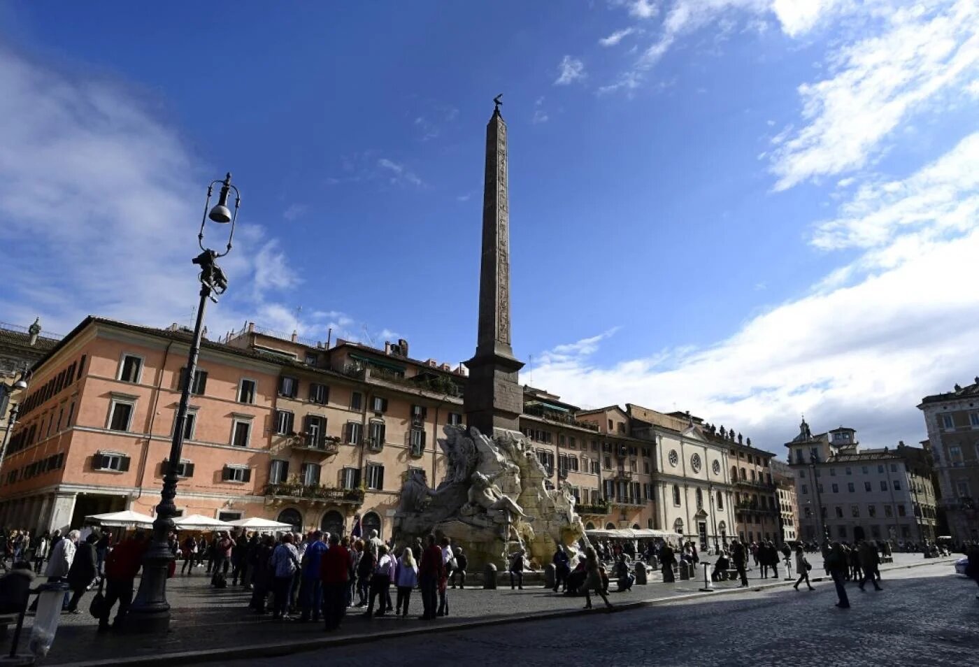 L’obélisque égyptien et la fontaine des Quatre-Fleuves sur la place Navone à Rome, le 10 février 2017 (AFP)