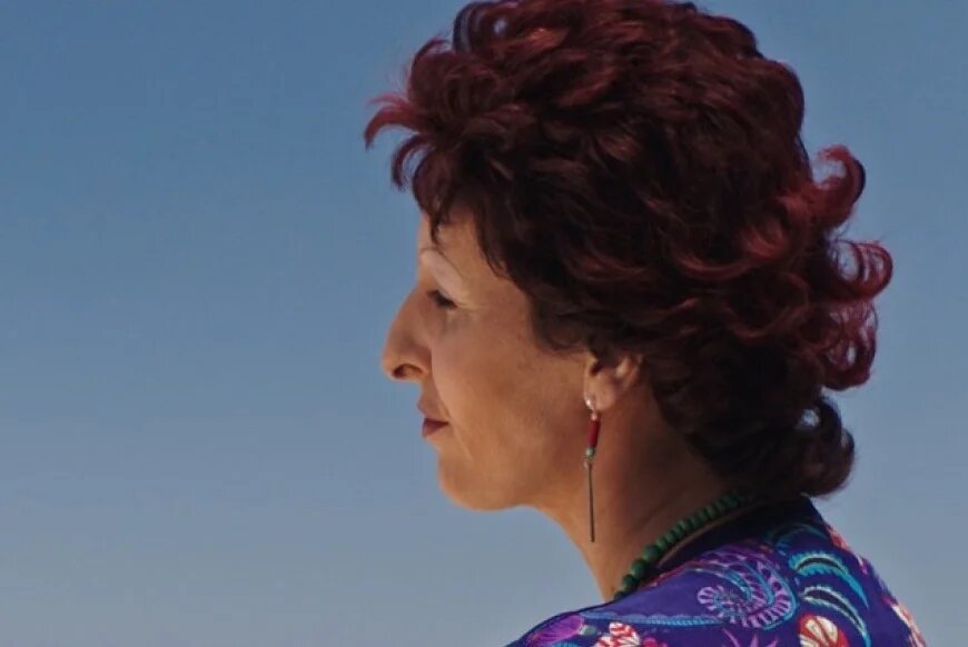 Meryem Zaïmi incarne Fatema Mernissi dans Fatema, la sultane inoubliable de Mohammed Abderrahman Tazi (Arts et Techniques Audiovisuels)