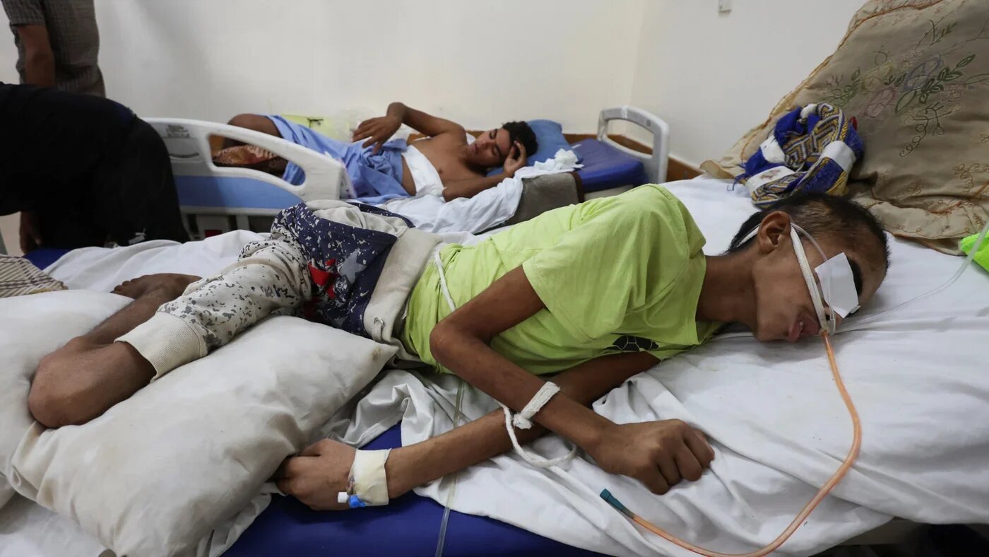 Wounded Palestinian Hassan Qlob, 18, shot while seeking food, waits at Nasser Hospital in Khan Younis for the Rafah crossing to reopen, 15 October 2025 (Reuters/Ramadan Abed).
