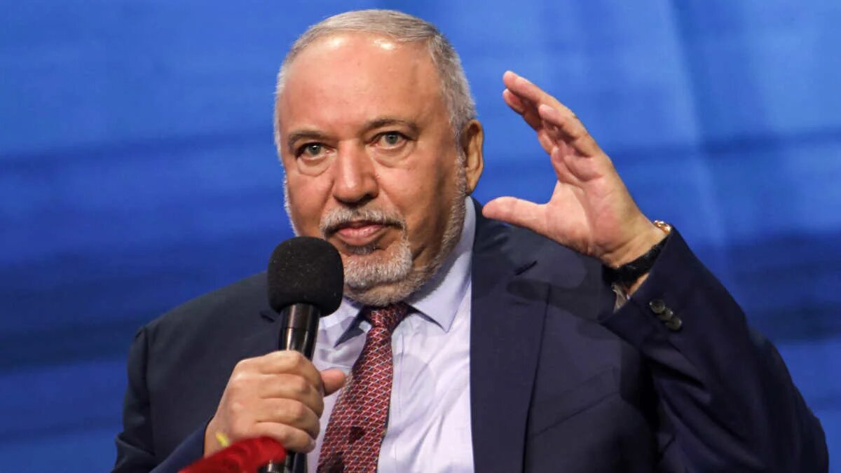 Avigdor Lieberman speaks during 'Influencers Conference' organised by Israeli TV channel N12 News Israel in Rishon LeZion near Tel Aviv, on 20 October 2022 (Gil Cohen-Magen/AFP) 
