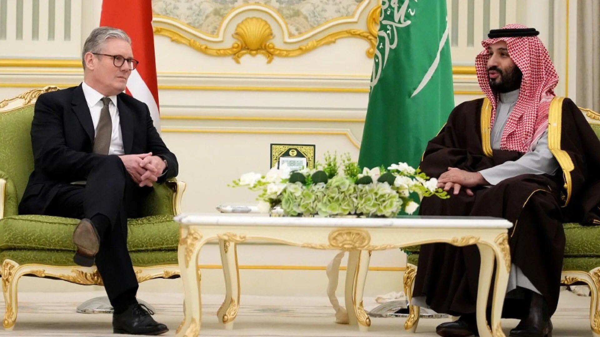 Britain's Prime Minister Keir Starmer meets Saudi Arabia's Crown Prince Mohammed bin Salman at the Royal Court in Riyadh, Saudi Arabia, on December 9, 2024, (AFP)