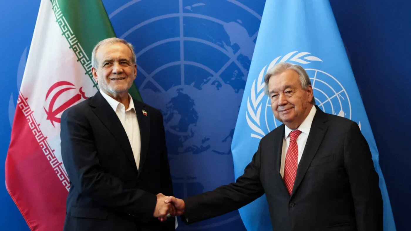  Iranian President Masoud Pezeshkian and UN Secretary General Antonio Guterres during the UN's General Assembly in New York on 25 September 2025 (Spencer Platt/Getty Images/AFP)