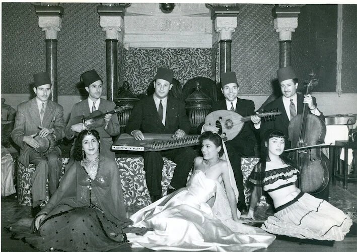 « Le public des cabarets, majoritairement français et huppé, était à la recherche d’un décor de carte postale orientaliste » - Naïma Yahi (Facebook)