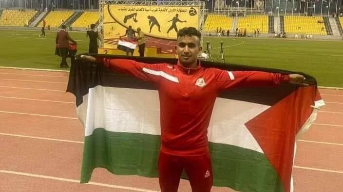 Palestinian runner Allam Abdullah Al-Amour was killed by Israeli fire while attempting to receive humanitarian relief in Khan Younis, south Gaza (X)