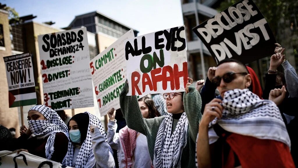 Students at a pro-Palestinian camp in the School of Oriental and African Studies (Soas) in London, on 8 May 2024 (Benjamin Cremel/AFP)