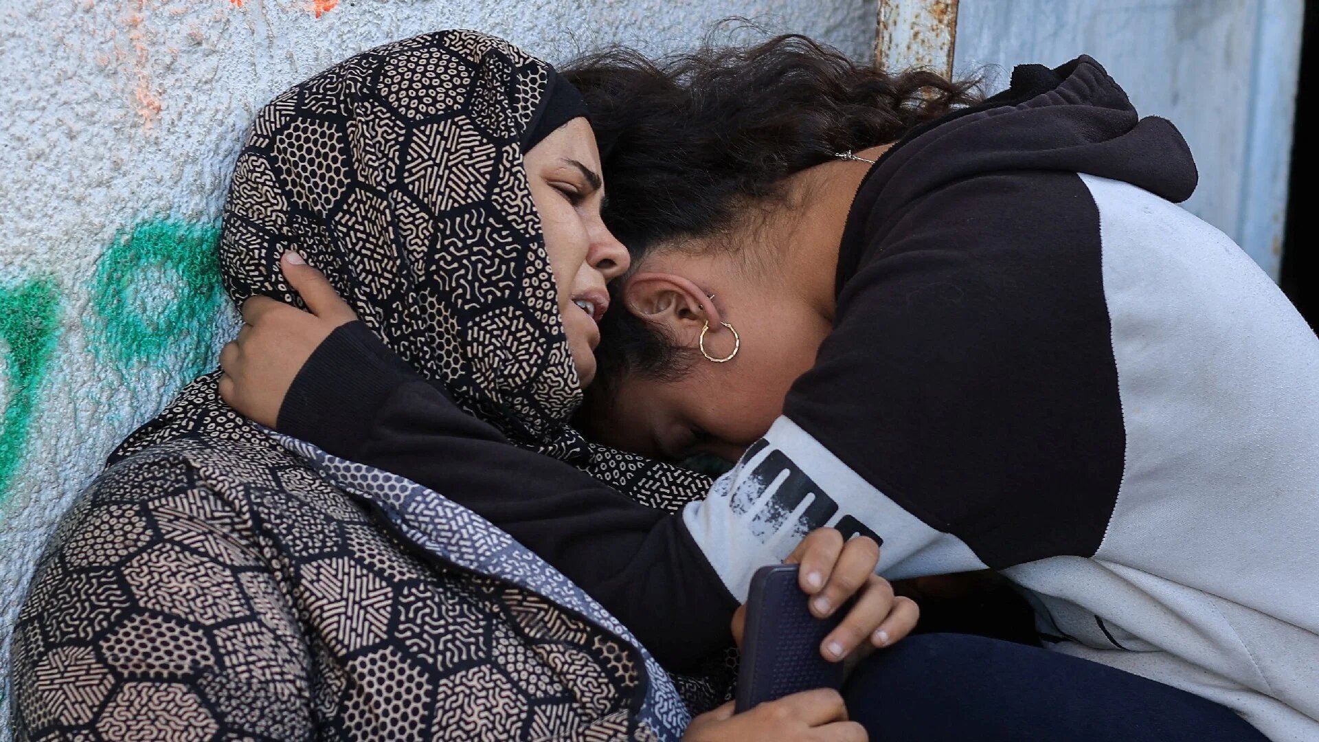 Mourners react during the funeral of a Palestinian boy killed in an Israeli strike on a police post at Al-Shifa Hospital in Gaza City, 5 May 2026 (Reuters/Dawoud Abu Alkas)