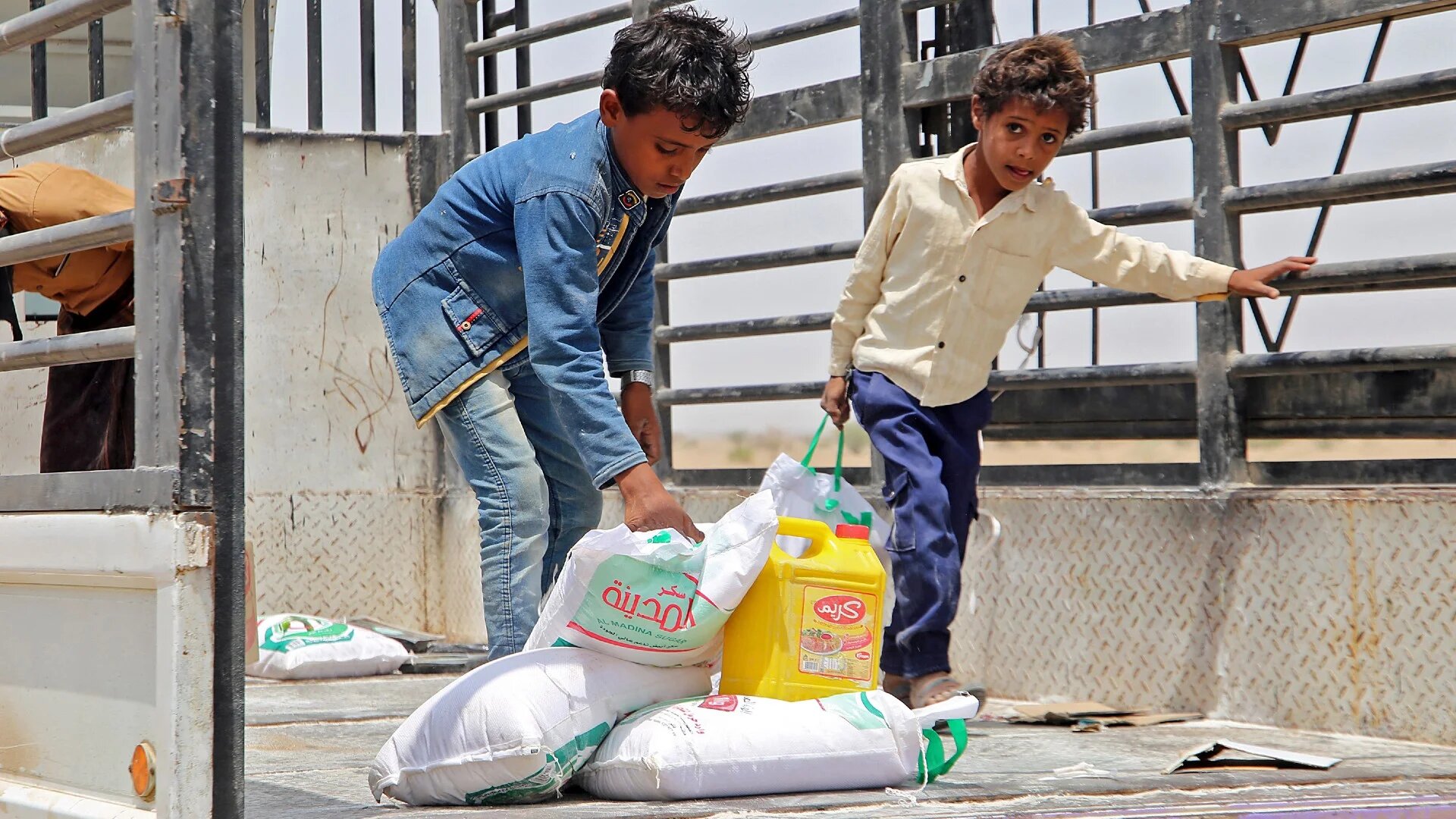 Displaced Yemenis at a camp in Hays district, Hodeidah