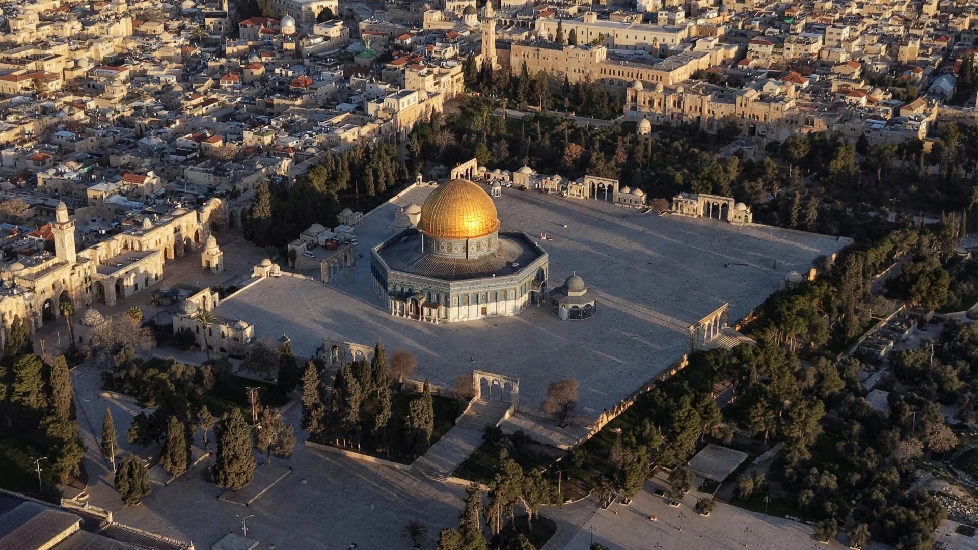 A drone view shows the Dome of the Rock in Al-Aqsa Mosque amid heavy restrictions on worshippers accessing the holy site, 6 March 2026 (Reuters/Ilan Rosenberg)
